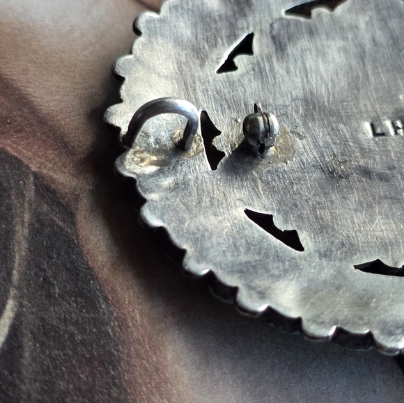 Turquoise and Silver Circular Brooch NATIVE MADE - Picture 3 of 17